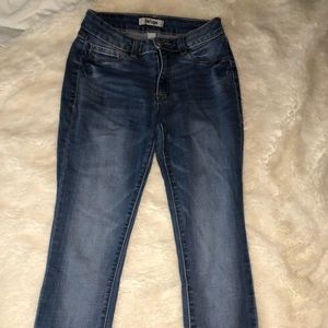 Non-distressed Skinny blue jean